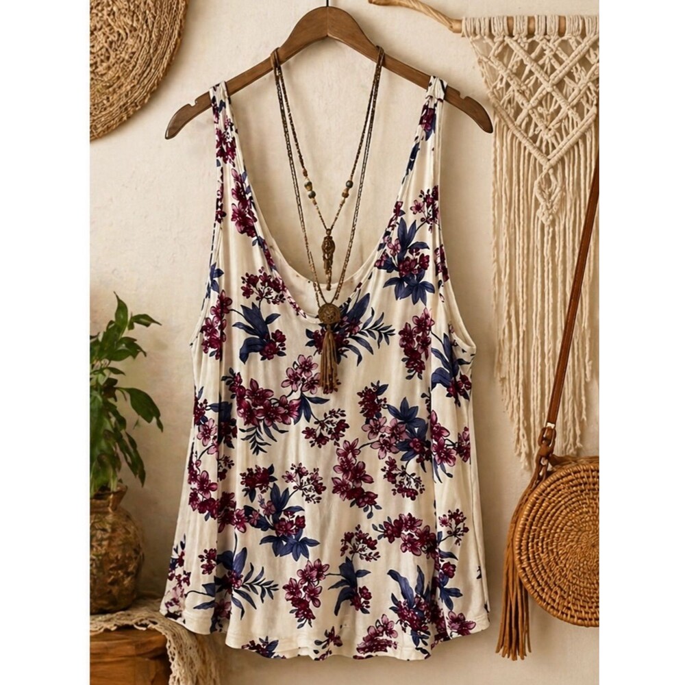 American Eagle Soft & Sexy Floral Sleeveless Tank Top Medium